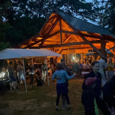 Vila Haj Usov Exteriér fotografie