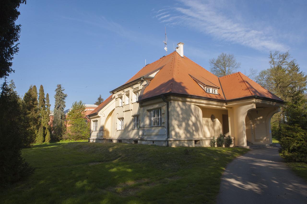 Vila Haj Usov Exteriér fotografie